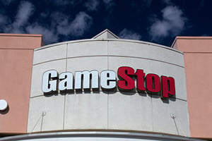 Should I Buy GameStop Stock After Q4 2015 Earnings?